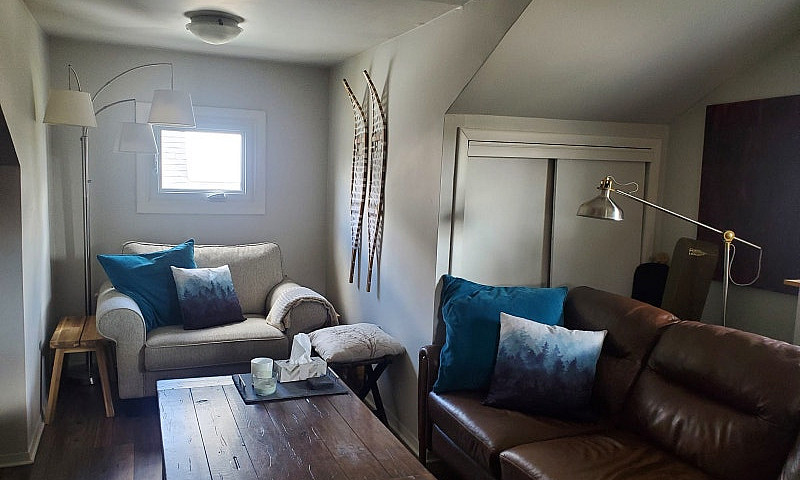 Bright 1+ Bedroom Up...