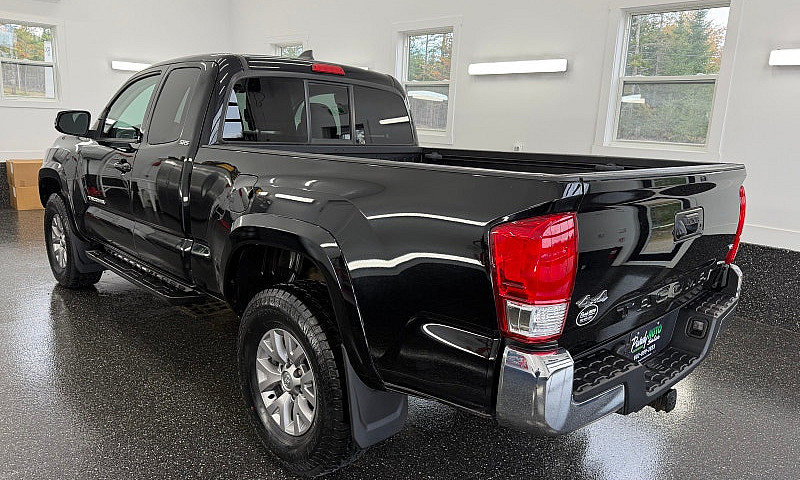 2017 Toyota Tacoma S...