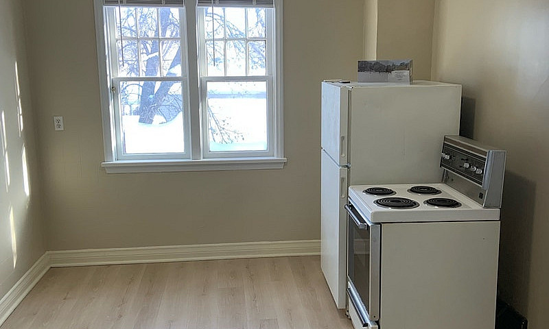 1  Br. Priv Bath Bdr...