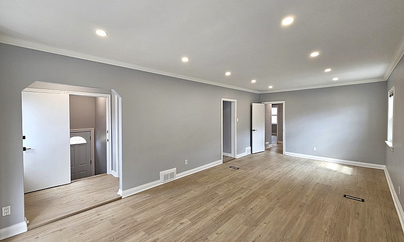 For Lease: 3 Bed + 1...