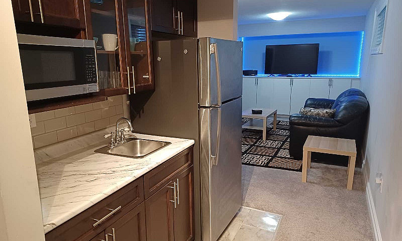 1 Bedroom Basement S...