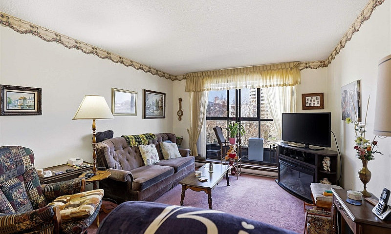 Unit 508, 89 Pine St...