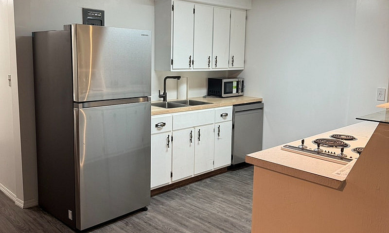 Basement Suite For R...