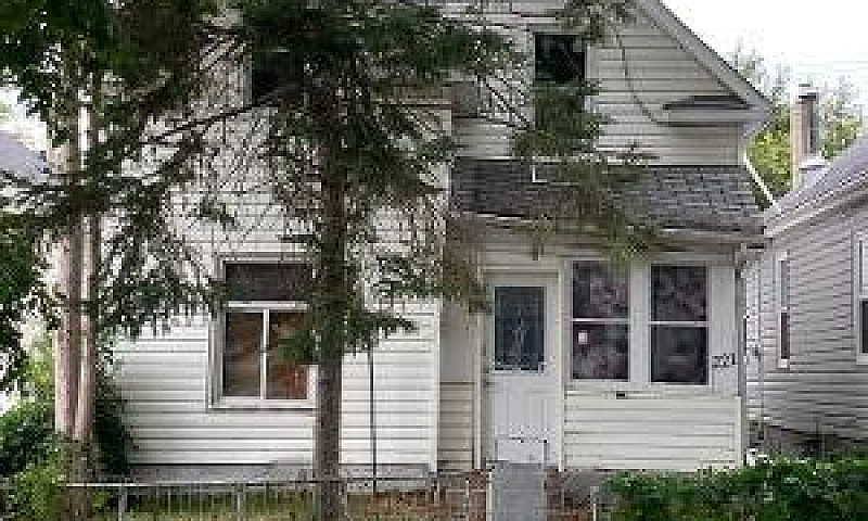 3Bed/1Bath House Int...