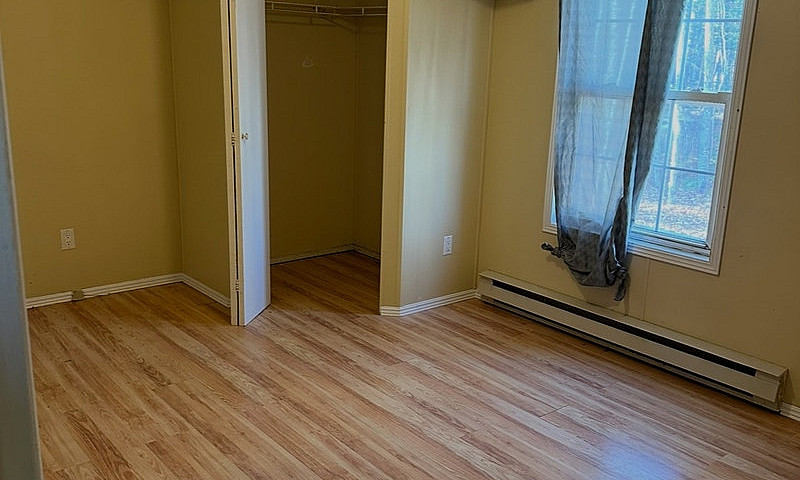 Cute Two Bedroom 10 ...