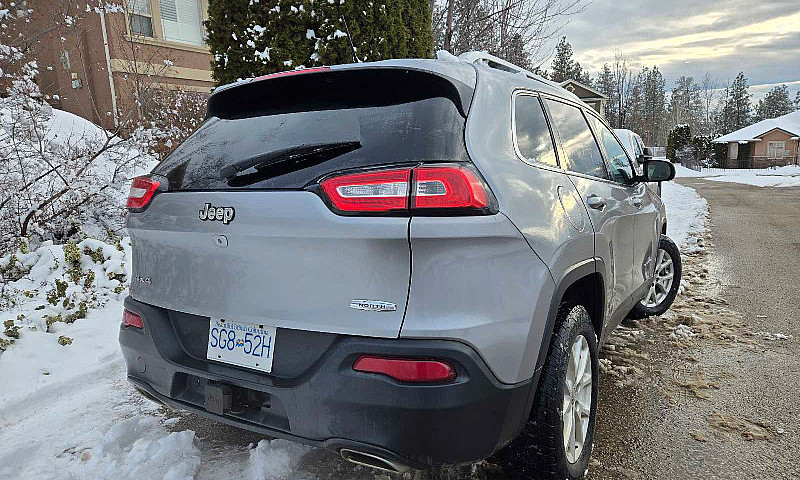 2015 Jeep Cherokee (...