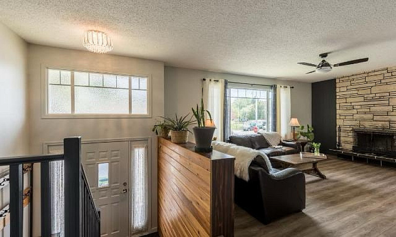2 Bedroom Upper Of H...