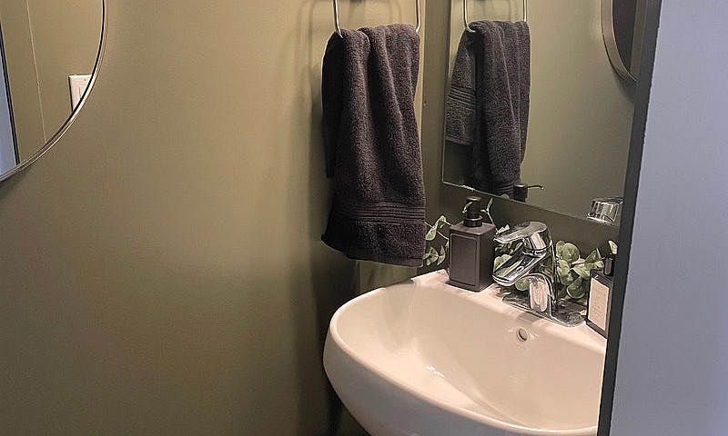 Amazing 1-Bedroom Ba...
