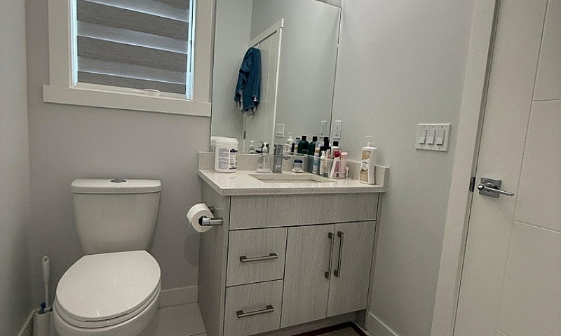 Fully Furnished Bedr...
