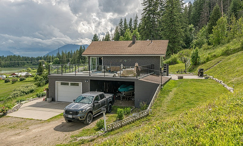 Shuswap - 1.4 Acres ...