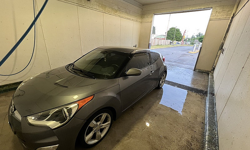 2013 Hyundai Veloste...