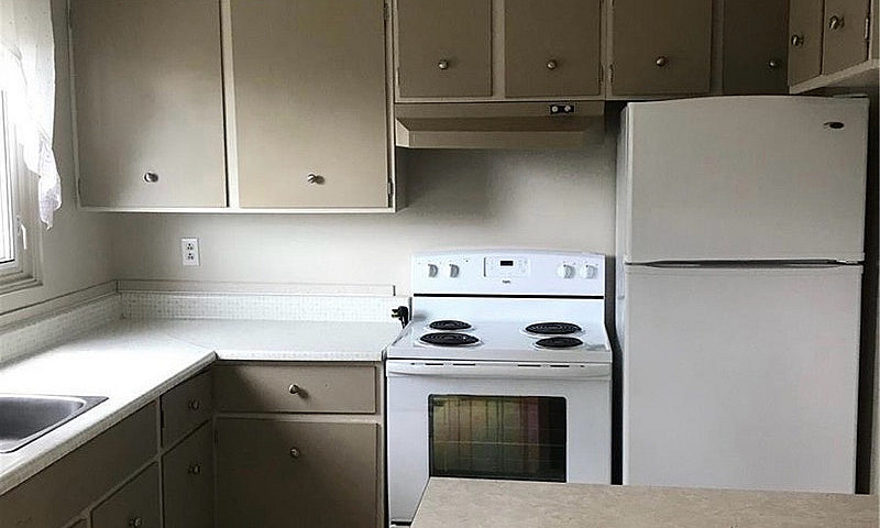 3 Bedroom 1/2 Duplex...
