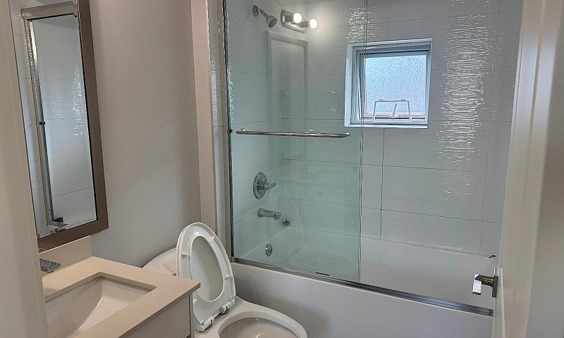 3 Bedrooms Lawnway H...