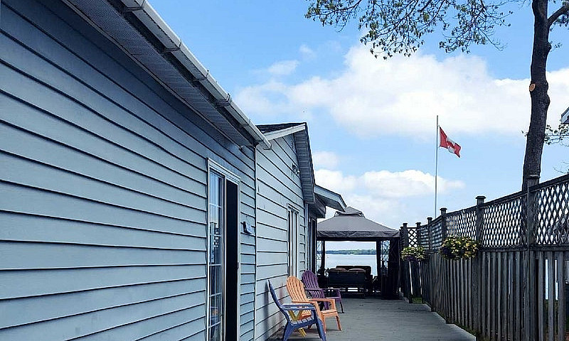 Waterfront Home Saul...