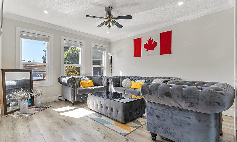 4 Beds 2.5 Baths Hou...
