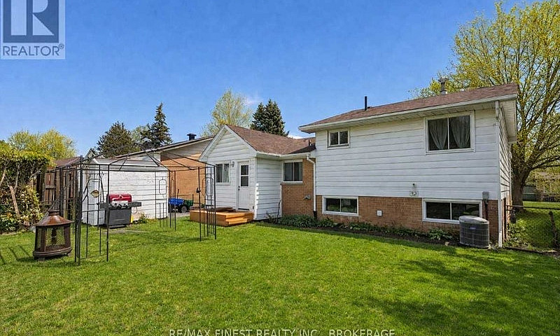 676 Laurier Blvd Bro...