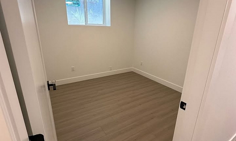 Modern 2 Bedroom Bas...