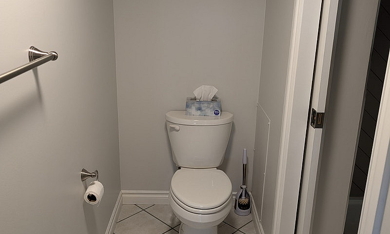 Basement Suite For R...