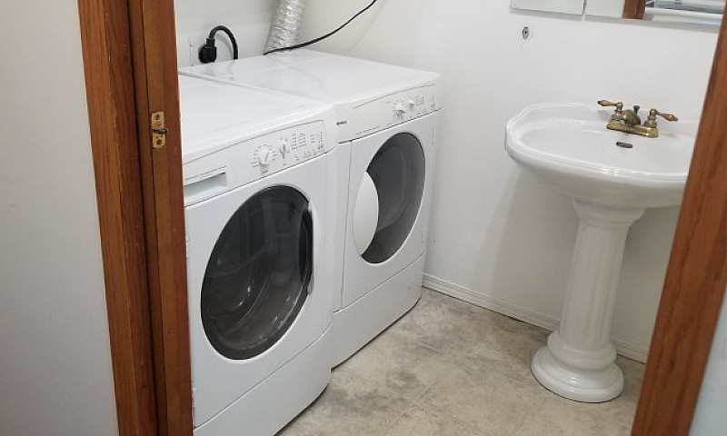 1 Bedroom Basement S...