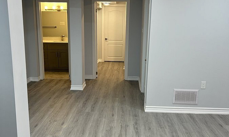 1 Bedroom Private Ba...