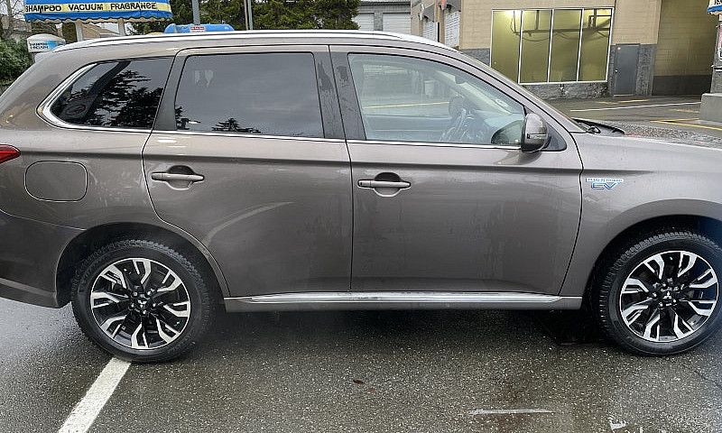 Mitsubishi Outlander...