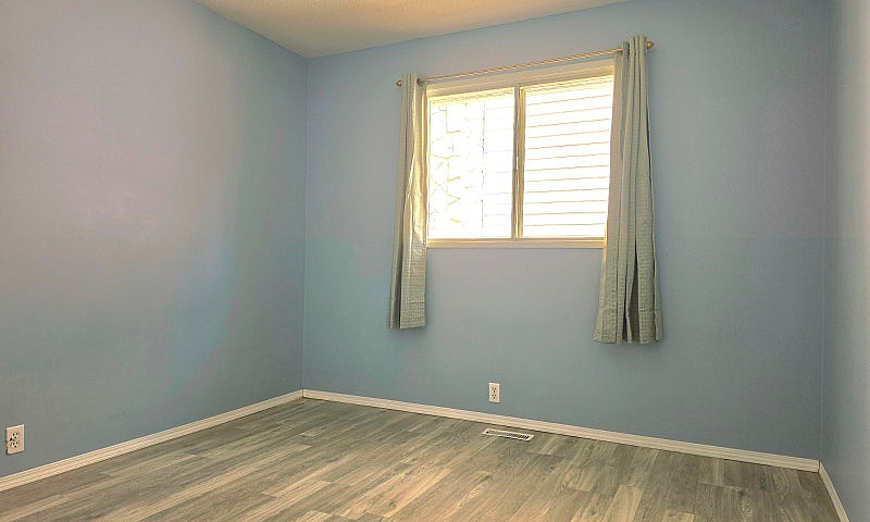 Whole House In Rundl...