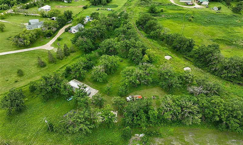 St. Laurent Acreage ...