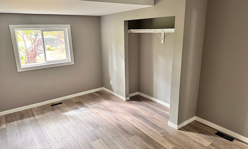 Newly Renovated 3 Be...