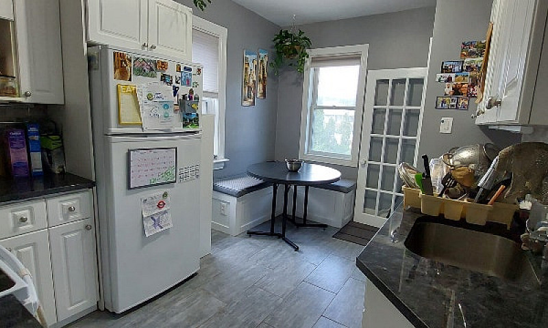 House For Rent In Ri...