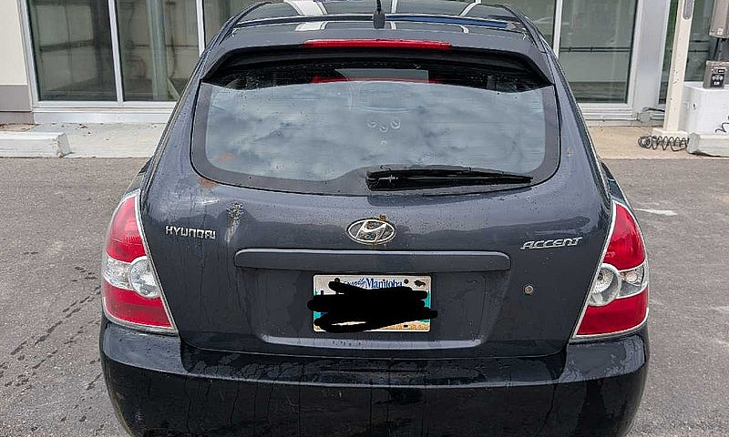 2010 Hyundai Accent ...