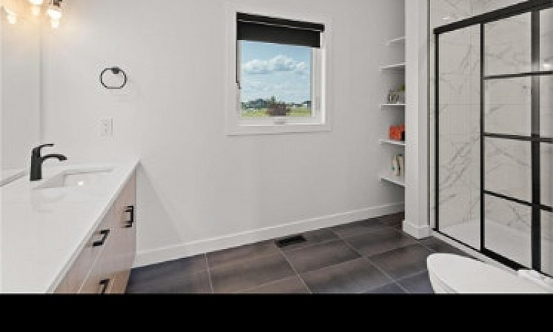 Brand New 3 Bed 2 Ba...