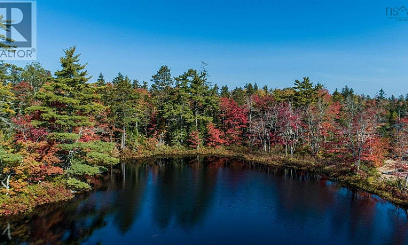Selling 1.54 Acre Fr...