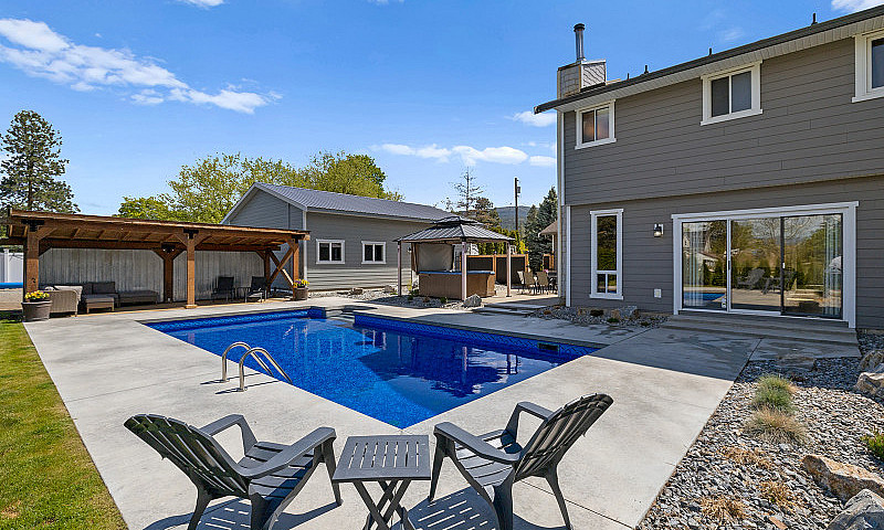 Rural Dream Home In ...