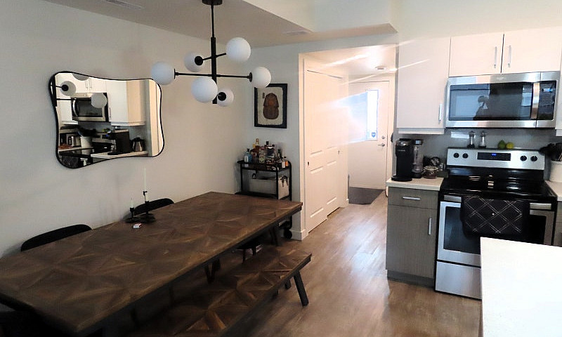 2 Beds 2.5 Baths Tow...