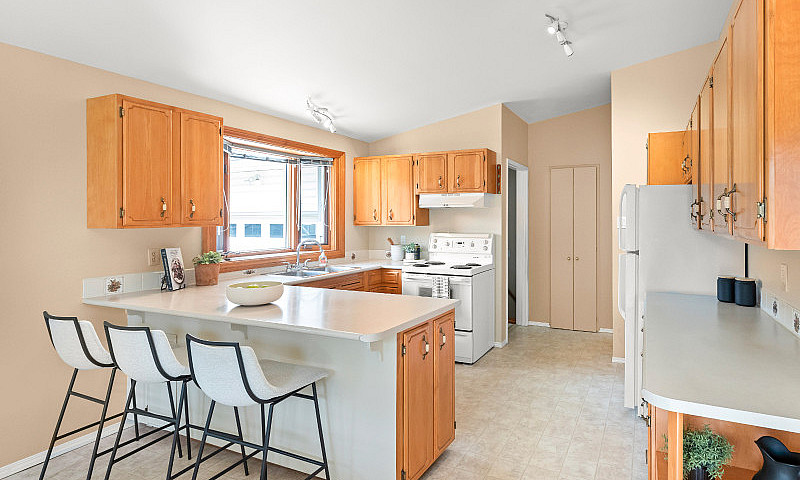 1353Sf Bungalow In N...