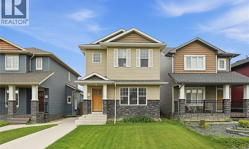 Beautiful 3 Bed 3 Ba...