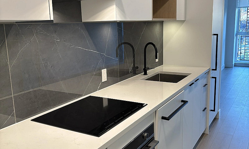 1 Bed, 1 Bath Apartm...