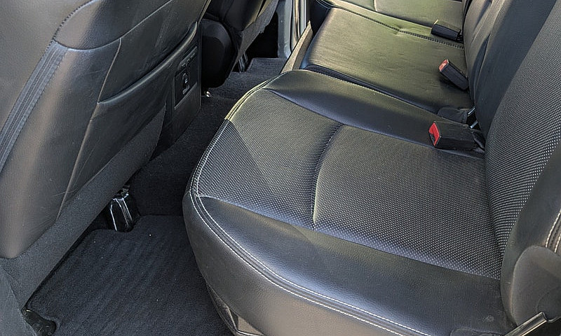 2013 Ram 1500 4X4 - ...