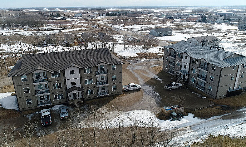 **Newer** 2 Bedroom ...