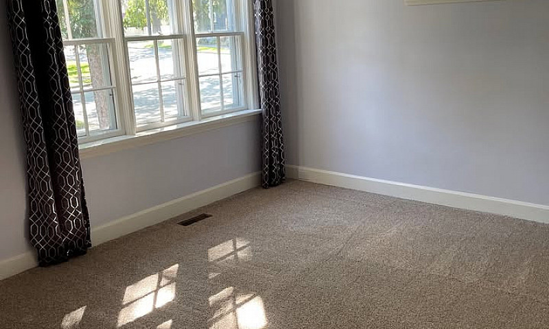 2 Bed  1/2 Bath Dupl...