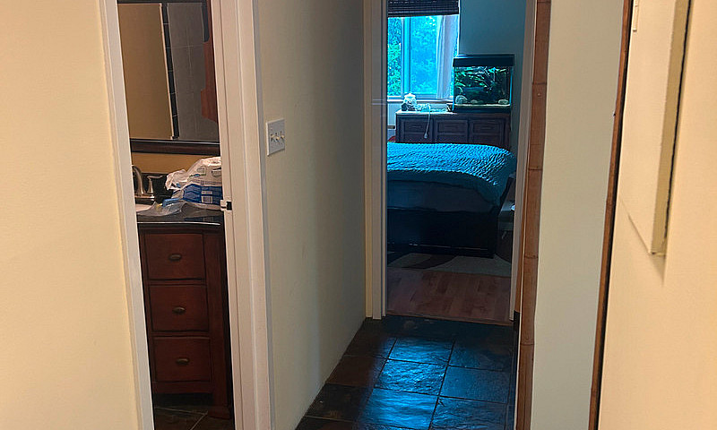 Bright Spacious 750-...