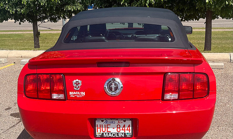 2007 Ford Mustang V6...