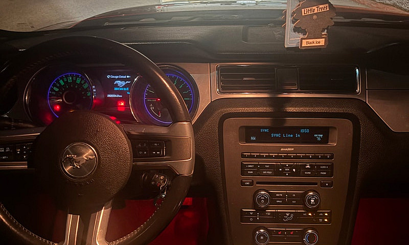 2014 Ford Mustang V6...