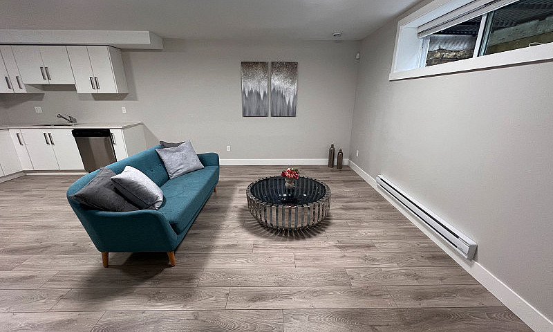 Spacious 2 Bedroom S...
