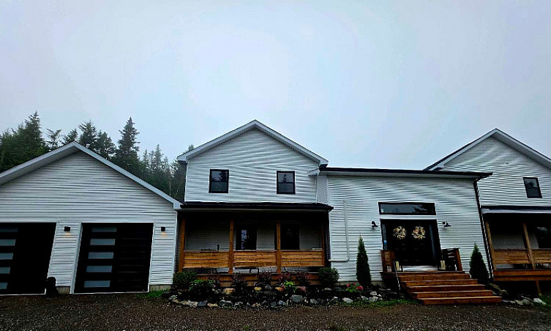 4,200 Sq Ft Executiv...