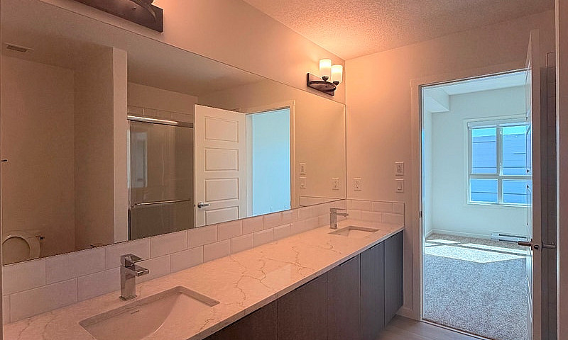 2 Bed & 2 Bath Apart...