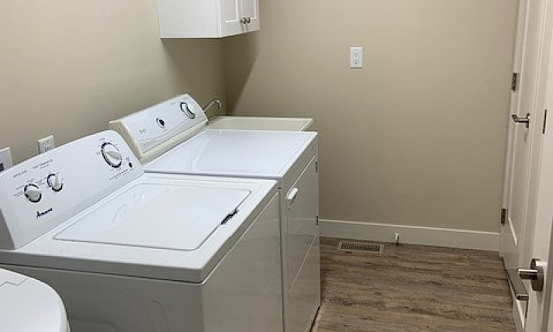 1 Bed 1 Bath Suite F...