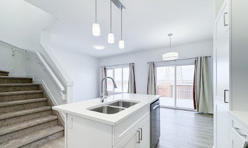 Brand New 3 Bdrm/2.5...