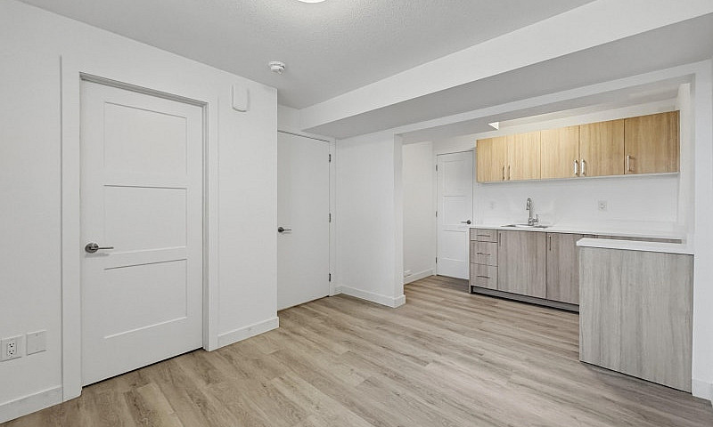 Bright & New 1 Bed +...