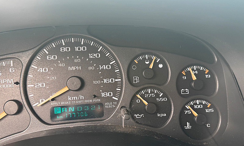 2002 Chevrolet Silve...